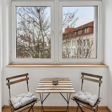 Apartment Fuer 13 Gaeste, 5 Schlafzimmer, 2 Baeder, 2 Loggia's, Zentrum Ost *