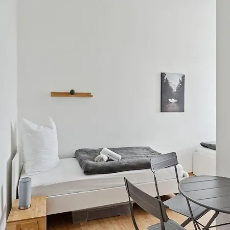 Fuer 13 Gaeste, 5 Schlafzimmer, 2 Baeder, 2 Loggia's, Zentrum Ost Leipzig